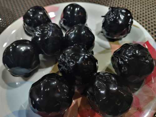oreo ball with chocolate