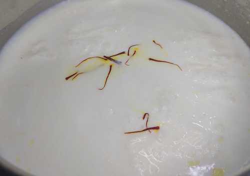 adding kesar to rice kheer