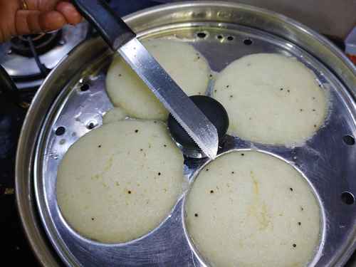 perfectly cooked rava idli